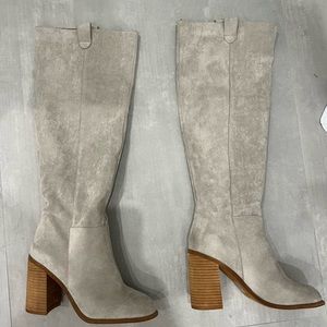 Never worn brand new vici gray suede boots